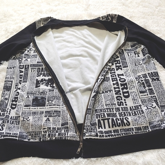 Blackmilk Harry Potter Daily Prophet Newspaper Bomber Size Large - Picture 10 of 15